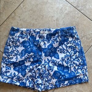 Vineyard Vines Blue and White Floral Bermudas